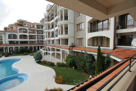 Вид из квартиры на продажу в комплексе Шато Дель Мар, Солнечный берег
