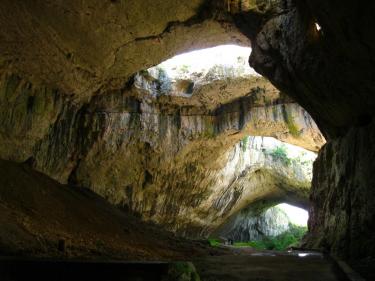 Деветакская пещера, Ловеч