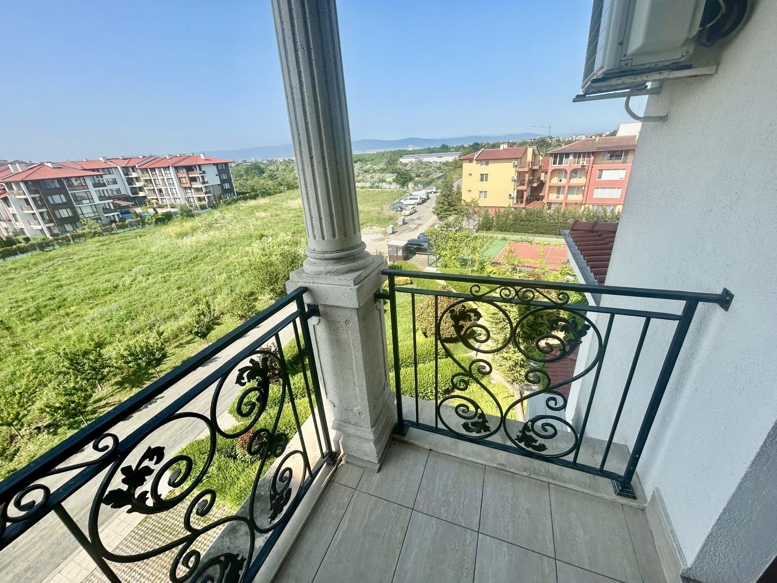 Spacious three-bedroom apartment in the prestigious Poseidon complex, Nessebar
