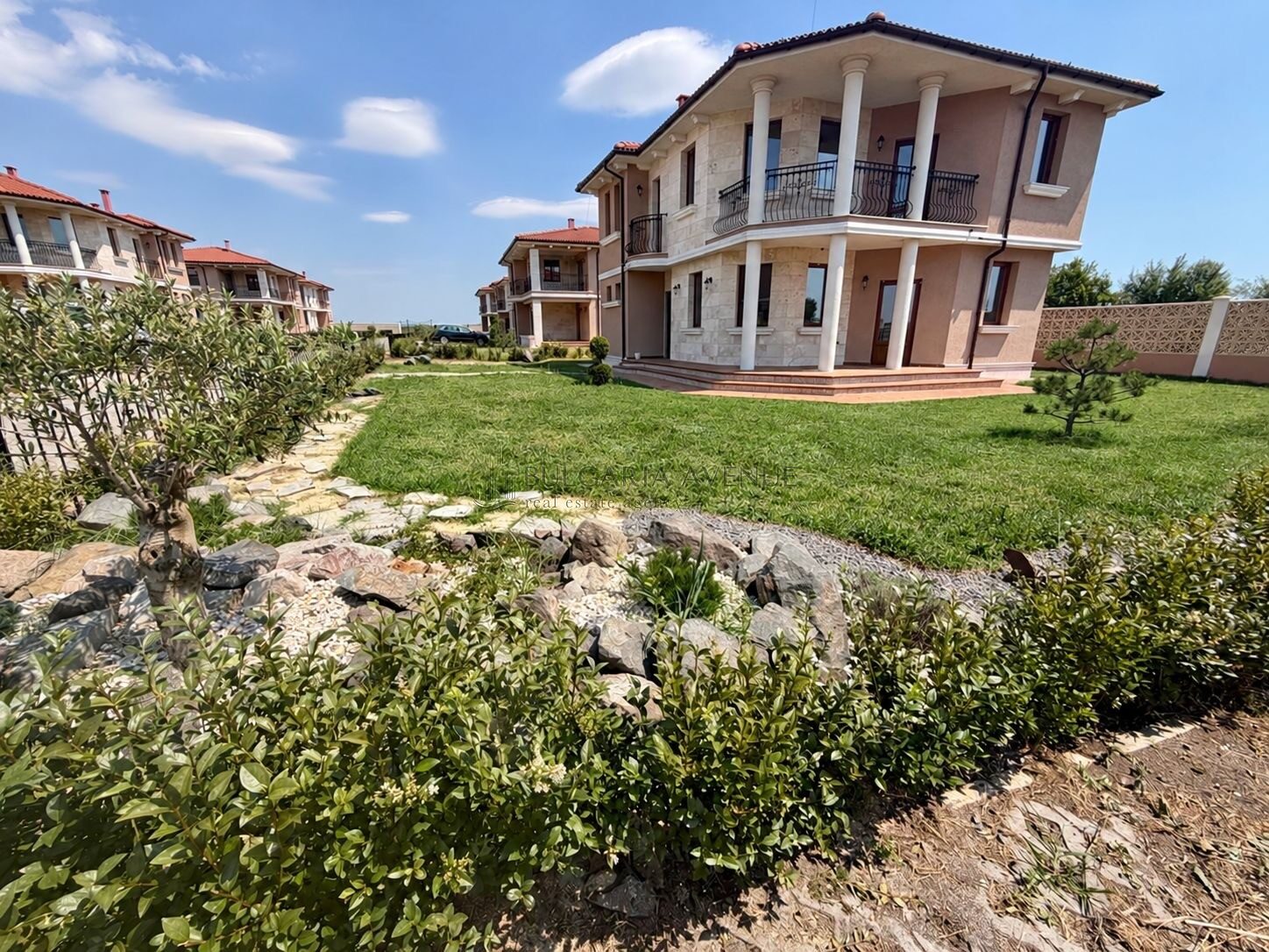 Дом в элитном жилом комплексе Pomorie Luxury Village