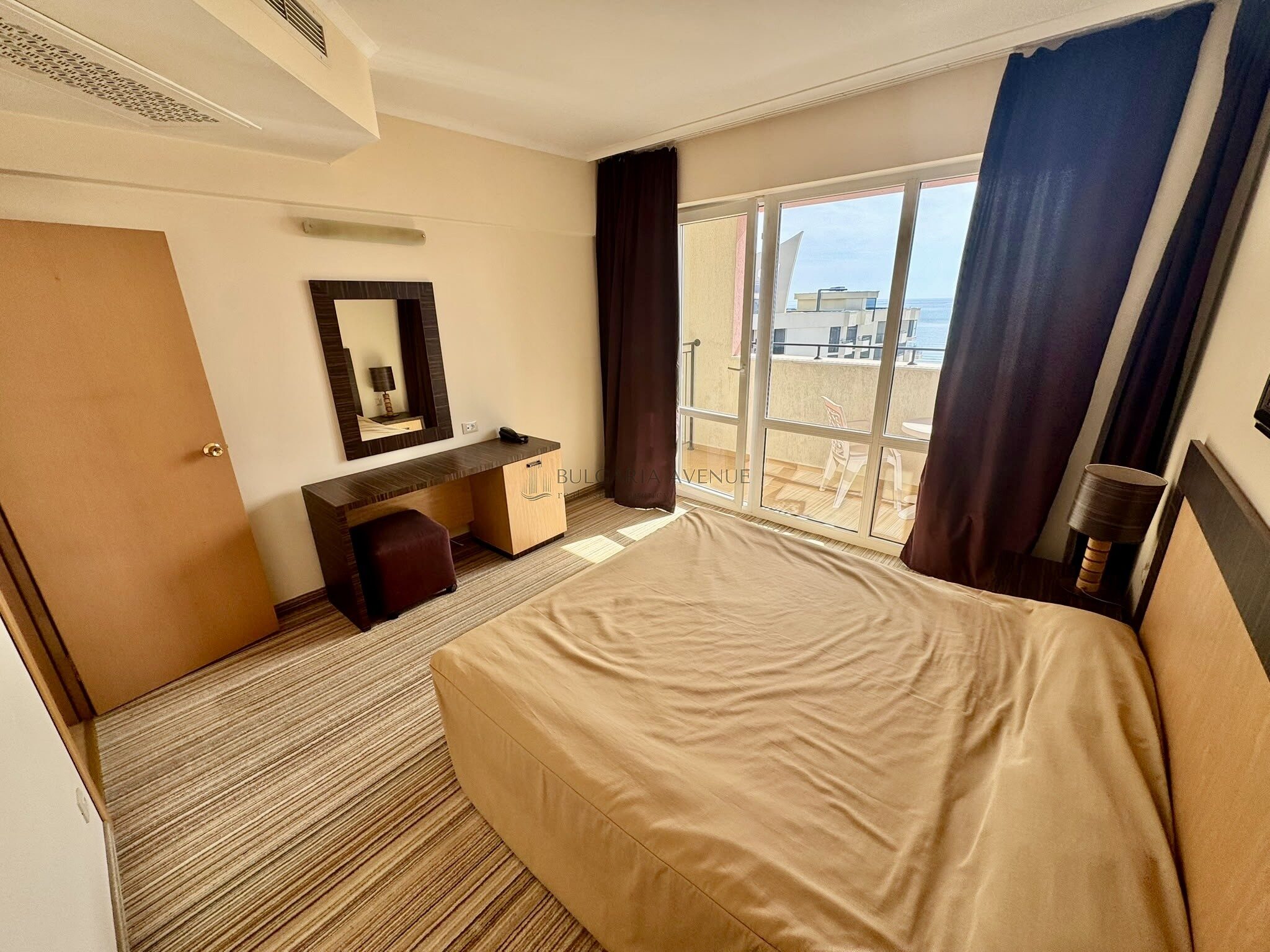 Элитный панорамный апартамент с 1 спальней в Majestic Beach Resort (Солнечный Берег) - 50 метров от пляжа!