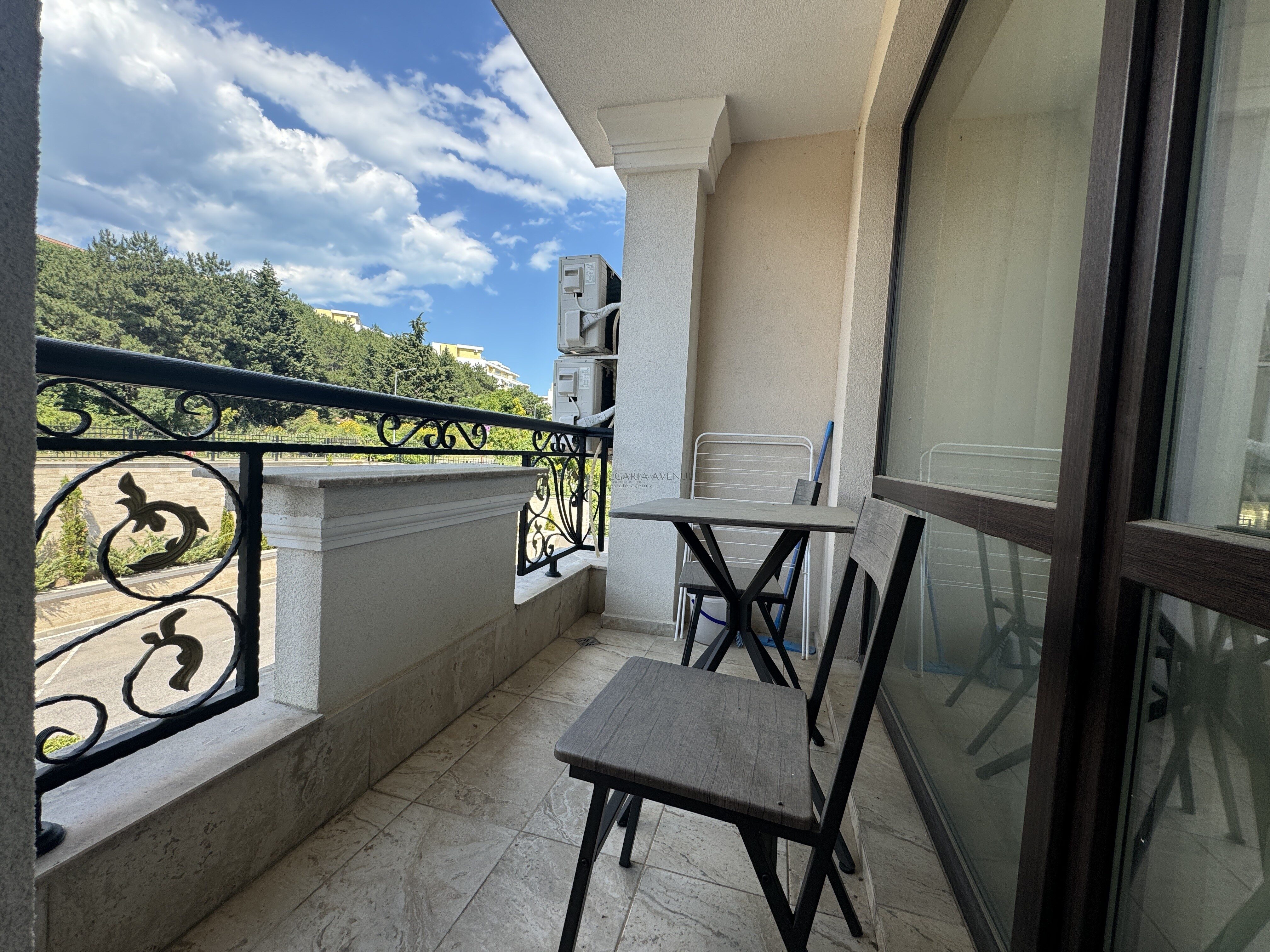 Продажа двухкомнатной квартиры в ЖК Onyx Beach Residence Святой Влас