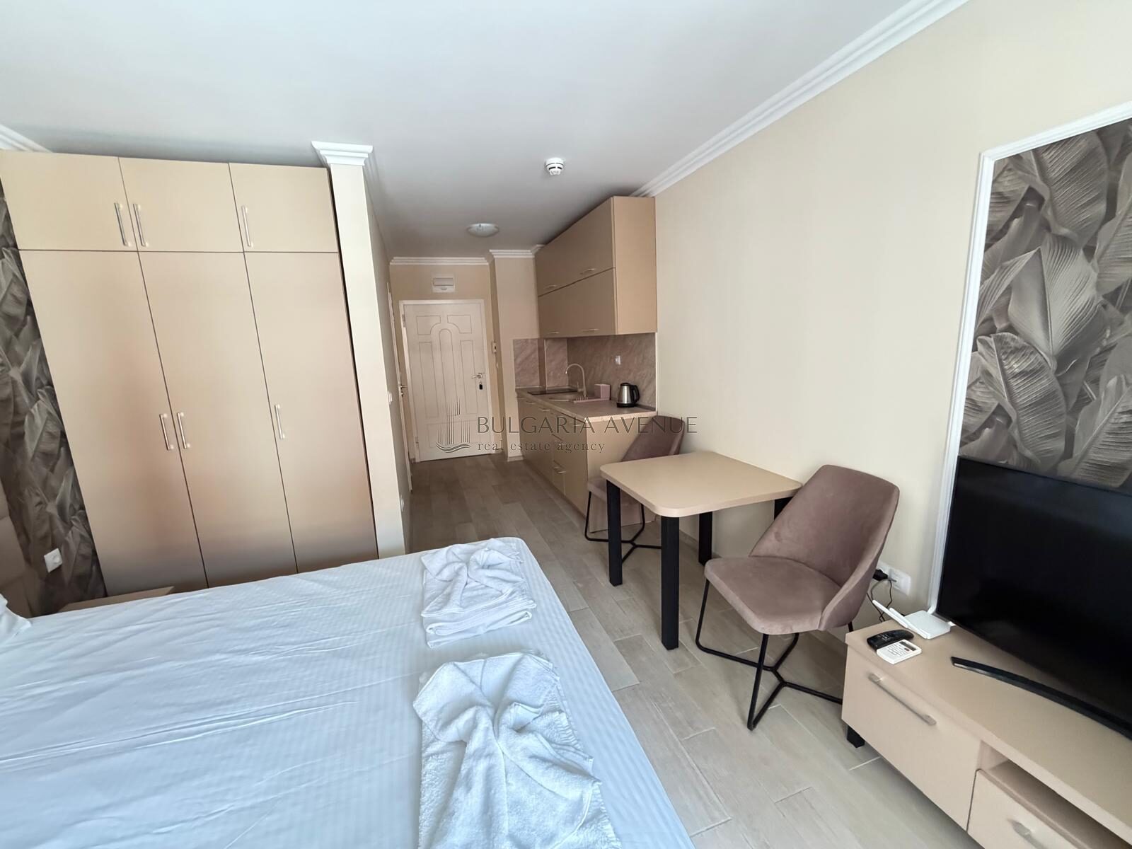 Меблированная студия на первой линии в Valencia Gardens Несебр