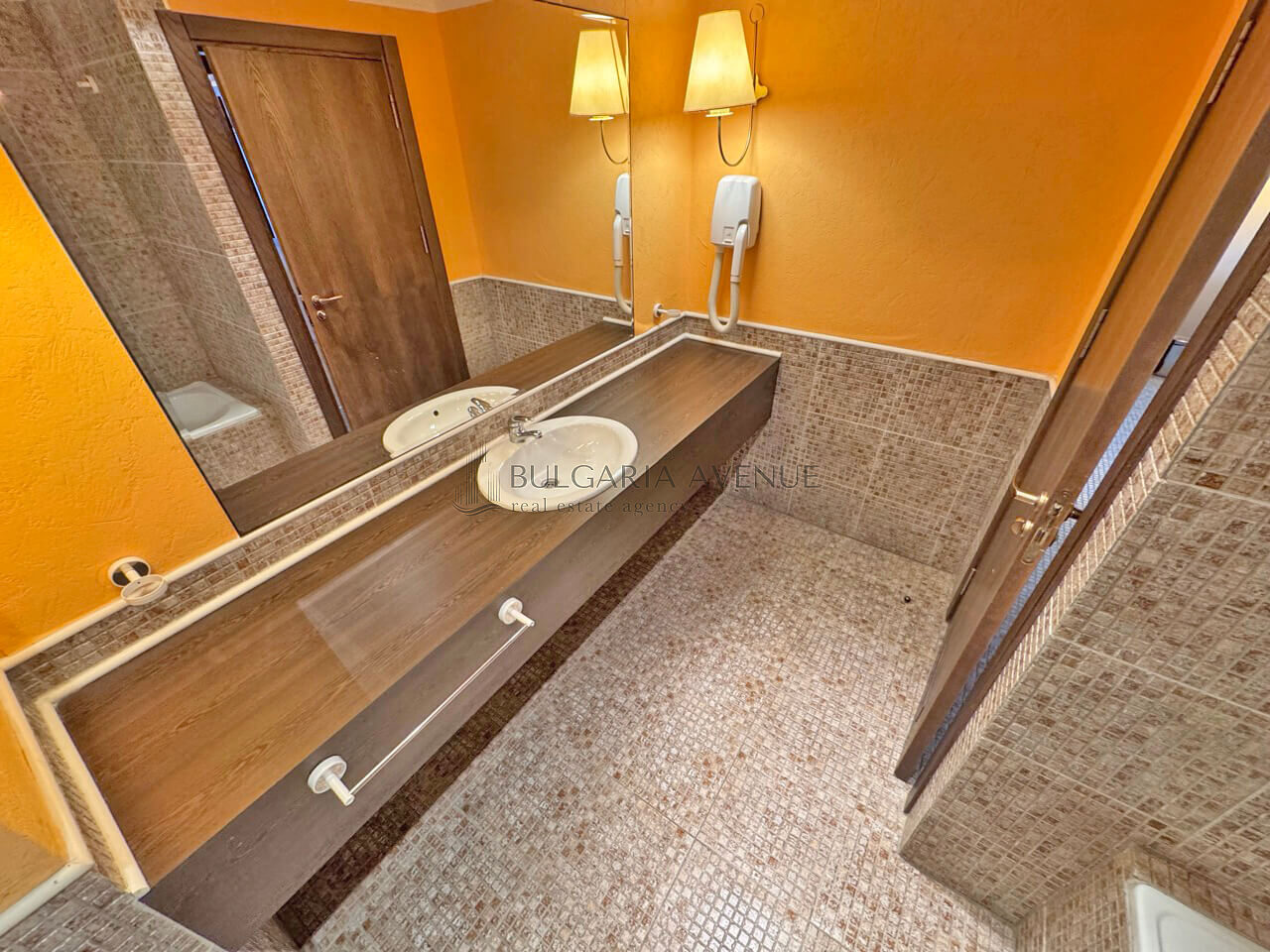 Просторная двухкомнатная квартира в элитном комплексе Barcelo Royal Beach на курорте Солнечный Берег