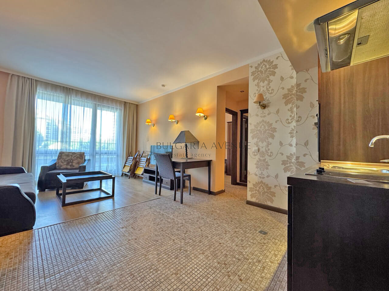 Просторная двухкомнатная квартира в элитном комплексе Barcelo Royal Beach на курорте Солнечный Берег