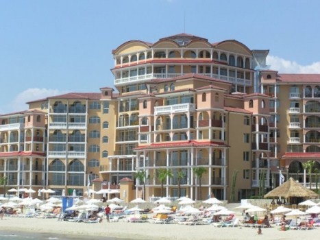 Property in Atrium Beach, Elenite