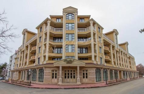 Комплекс Флора в Поморие у моря