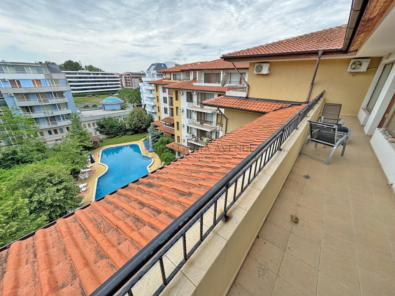 Просторный трехкомнатный апартамент в Diamond Bay, Солнечный берег