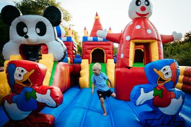 Entertainment for little ones on the coast