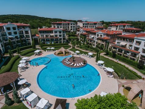 Complex with a swimming pool in Bulgaria - Green Life