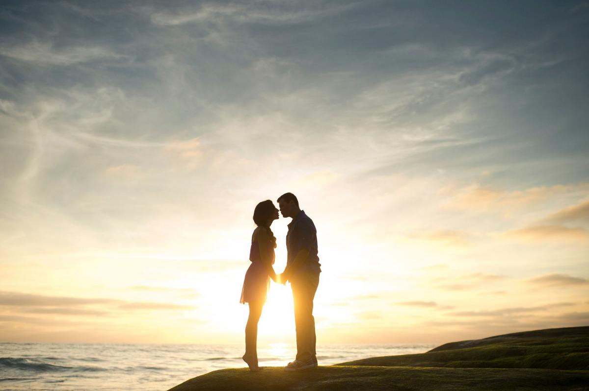 romance by the shore
