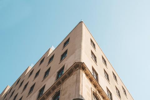 Corner apartment in Bulgaria: pros and cons, features