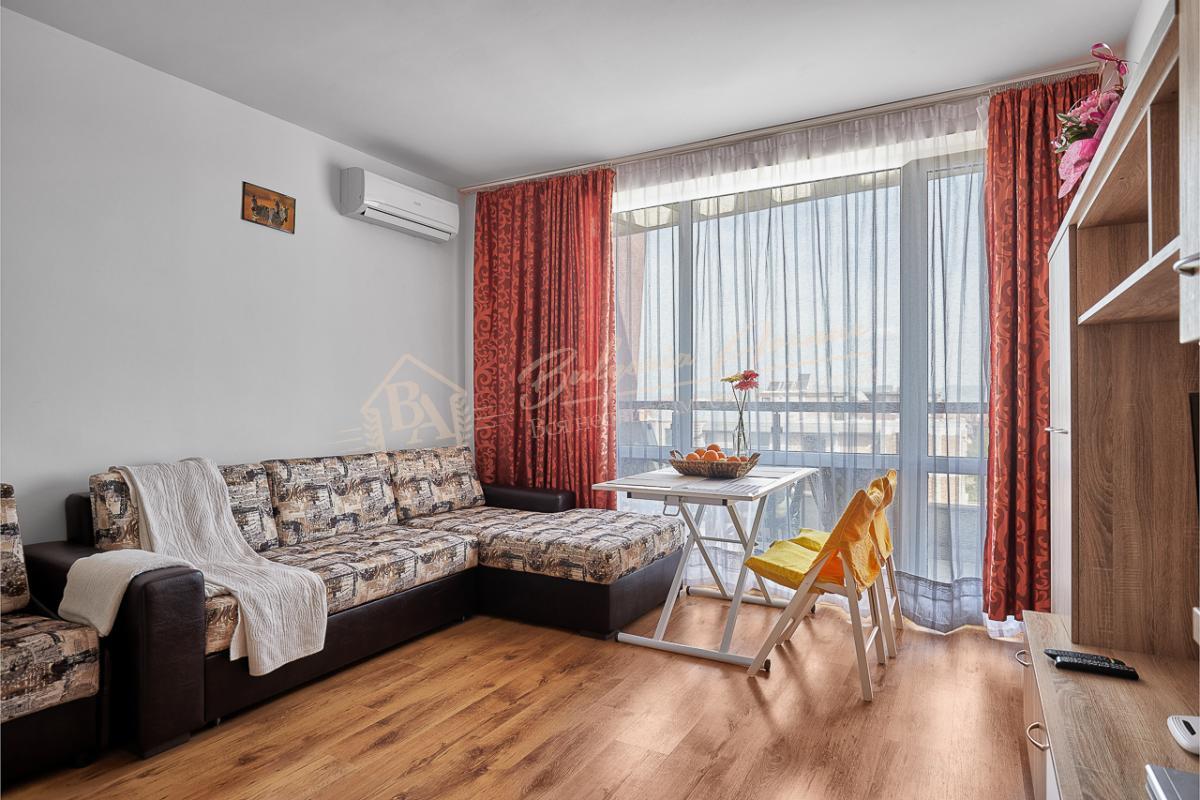 Studio in a residential complex near the southern beach, Nessebar