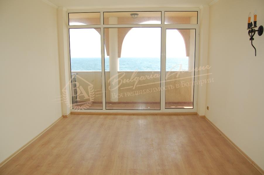 One-bedroom apartment, Atrium, Elenite