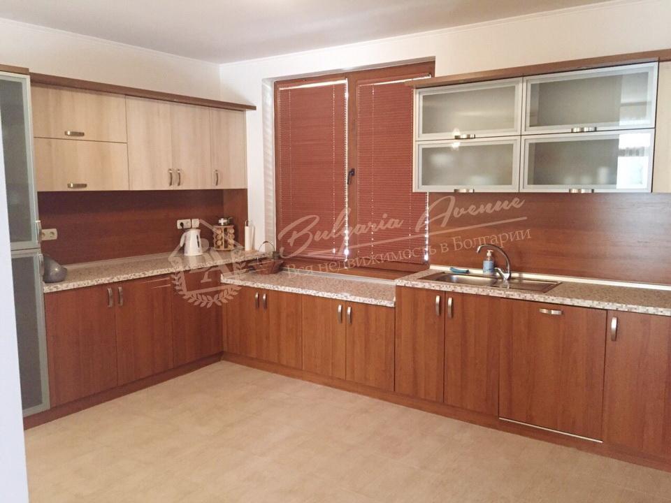 House, Villas Romana, Elenite
