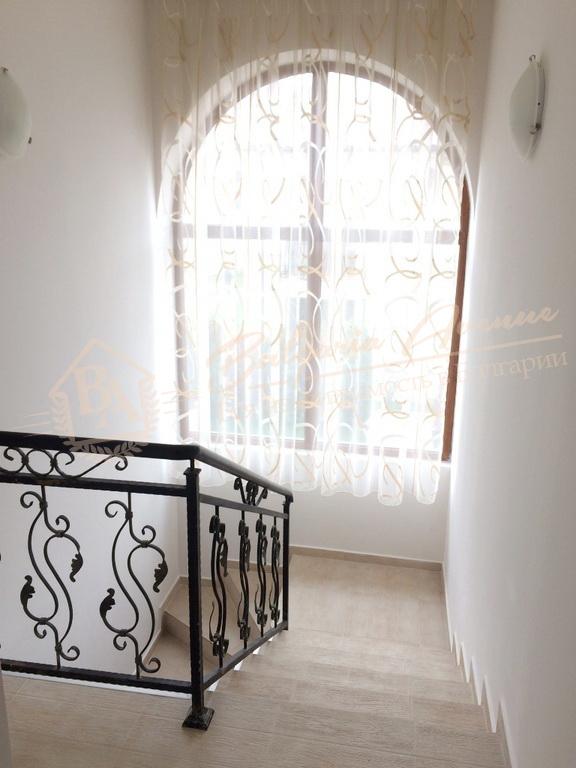 House, Villas Romana, Elenite
