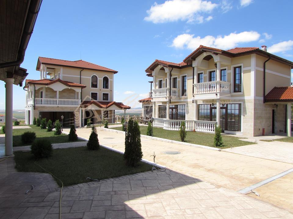 Townhouse, House Garden, Kosharitsa