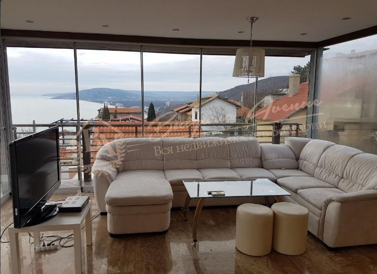 Beautiful Villa with Sea Panorama, Balchik