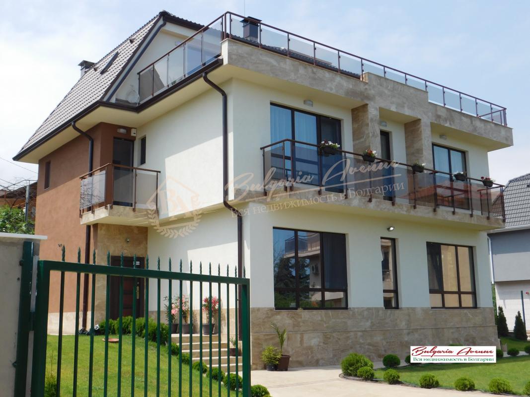 Private, elegant luxury class house located in Varna, approximately 650m from the beach.
