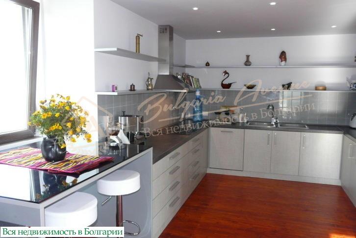 Luxurious Estate, Villa in the Golden Sands Area