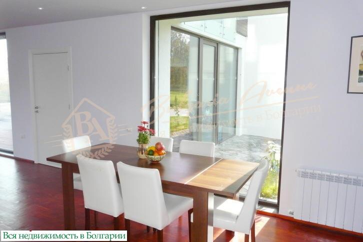 Luxurious Estate, Villa in the Golden Sands Area