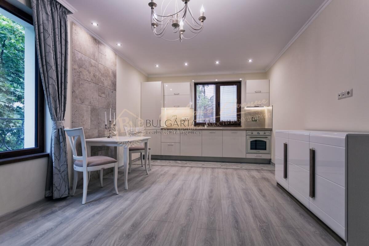 1-Bedroom Apartment in the City Centre, Next to Primorski Park