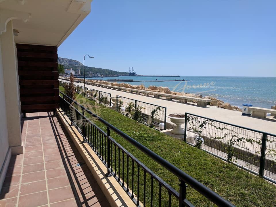 Apartment on the first line in Balchik