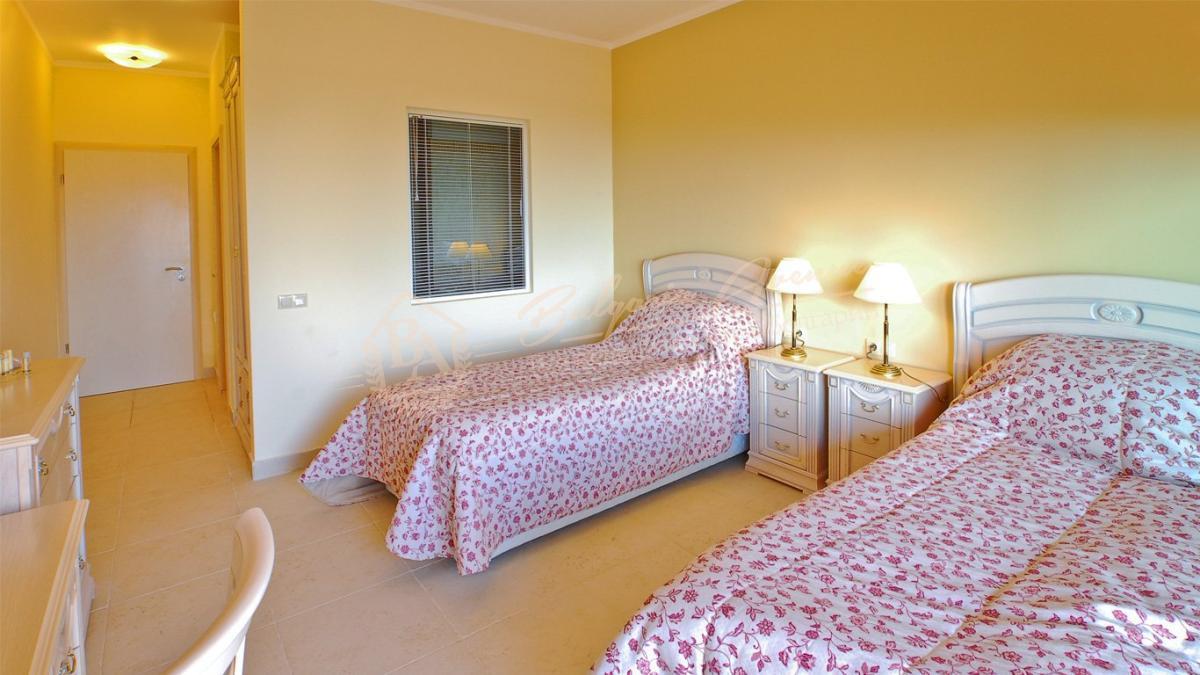 Elite property on the first line with frontal sea view