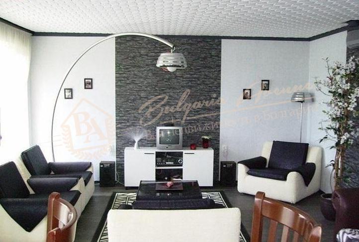 Excellent location. Private house with plot in the city of Varna