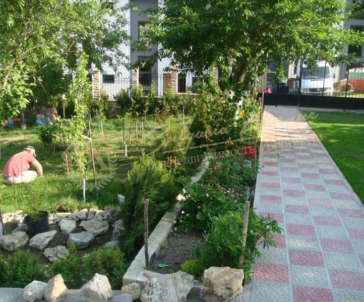 Private house with its own garden in a prestigious district of Varna