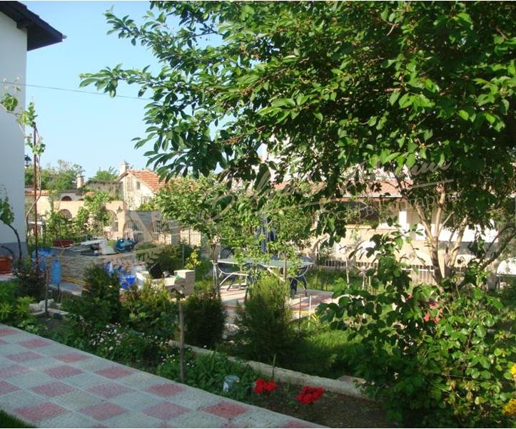Private house with its own garden in a prestigious district of Varna