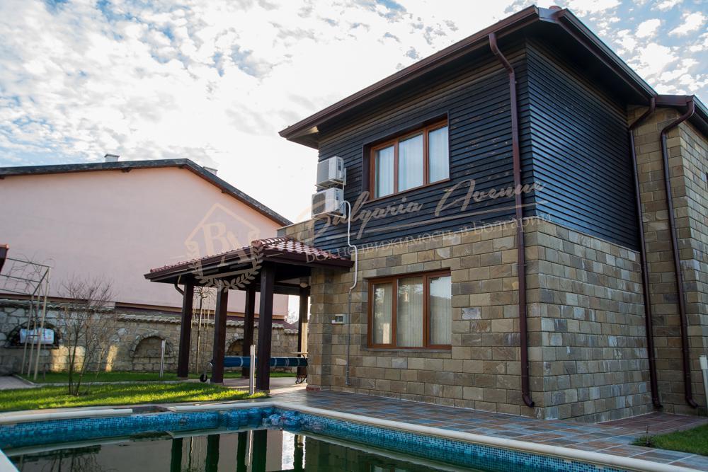 House with sea panorama, private garden and swimming pool, Varna