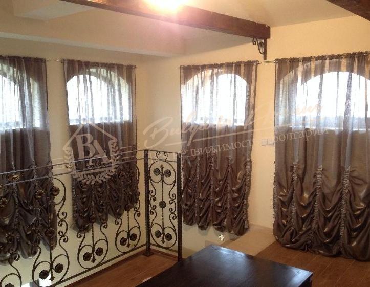 New luxury house with swimming pool, 900m to the beach, Varna