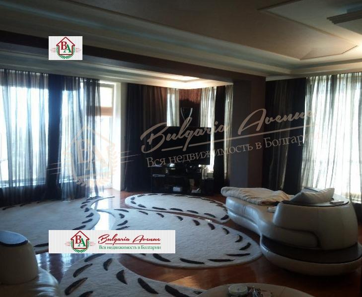 Three-storey luxury house of high quality, 500m from the sea, Varna