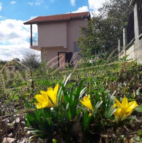 New three-bedroom house by the sea, Varna region