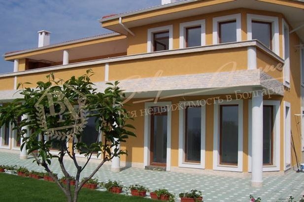 Private new house with sea view