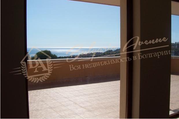 Private new house with sea view
