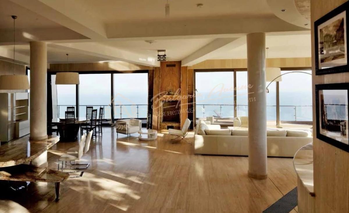 Premium class luxury house with panoramic sea view