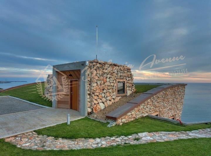 Unique seafront house on the first line with sea and mountain views