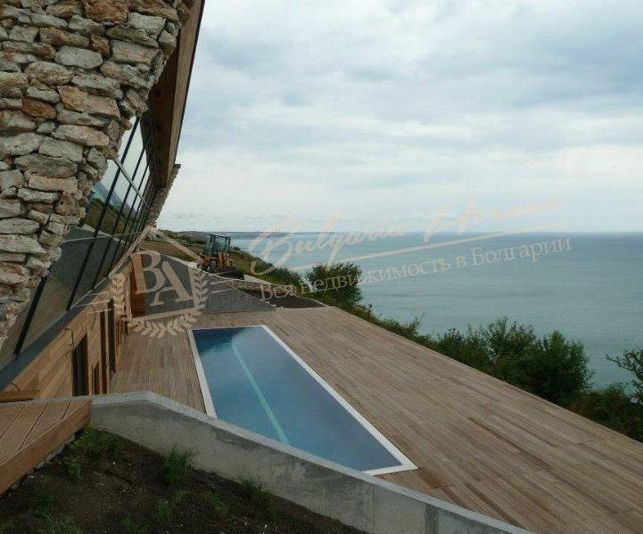 Unique seafront house on the first line with sea and mountain views