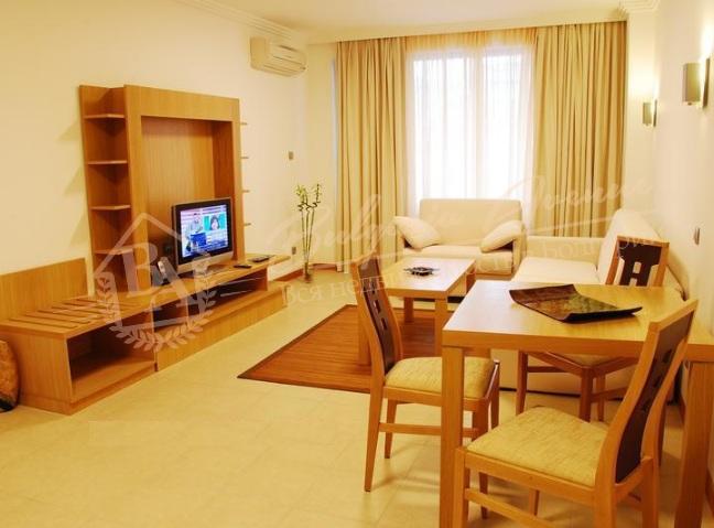 Studio on the first line with its own beach, Ravda