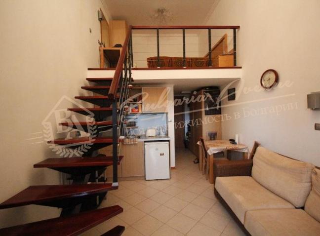 Studio Maisonette on the First Line with Private Beach, Ravda