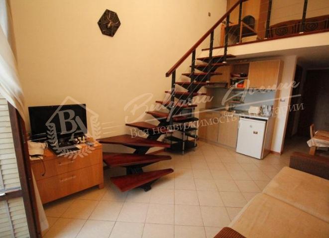 Studio Maisonette on the First Line with Private Beach, Ravda