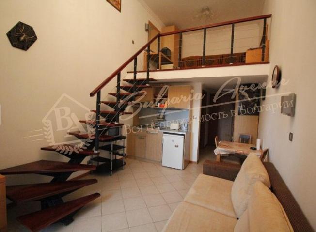 Studio Maisonette on the First Line with Private Beach, Ravda