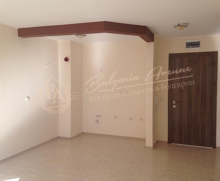 Panoramic sea-view apartment on the first line in a new building, Ravda