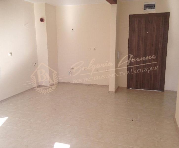 Panoramic sea-view apartment on the first line in a new building, Ravda
