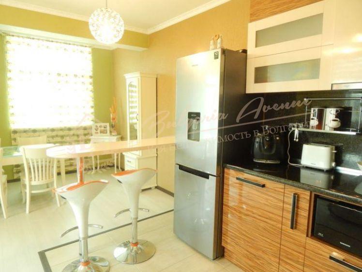 Elite apartment in a residential building 100m from the sea, Ravda