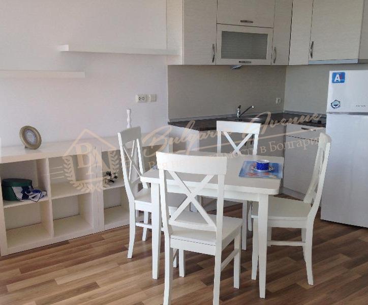 Elite, bright apartment with sea panorama on the first line, Ravda