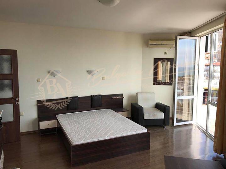 Spacious studio with panoramic terrace and sea view in Sveti Vlas