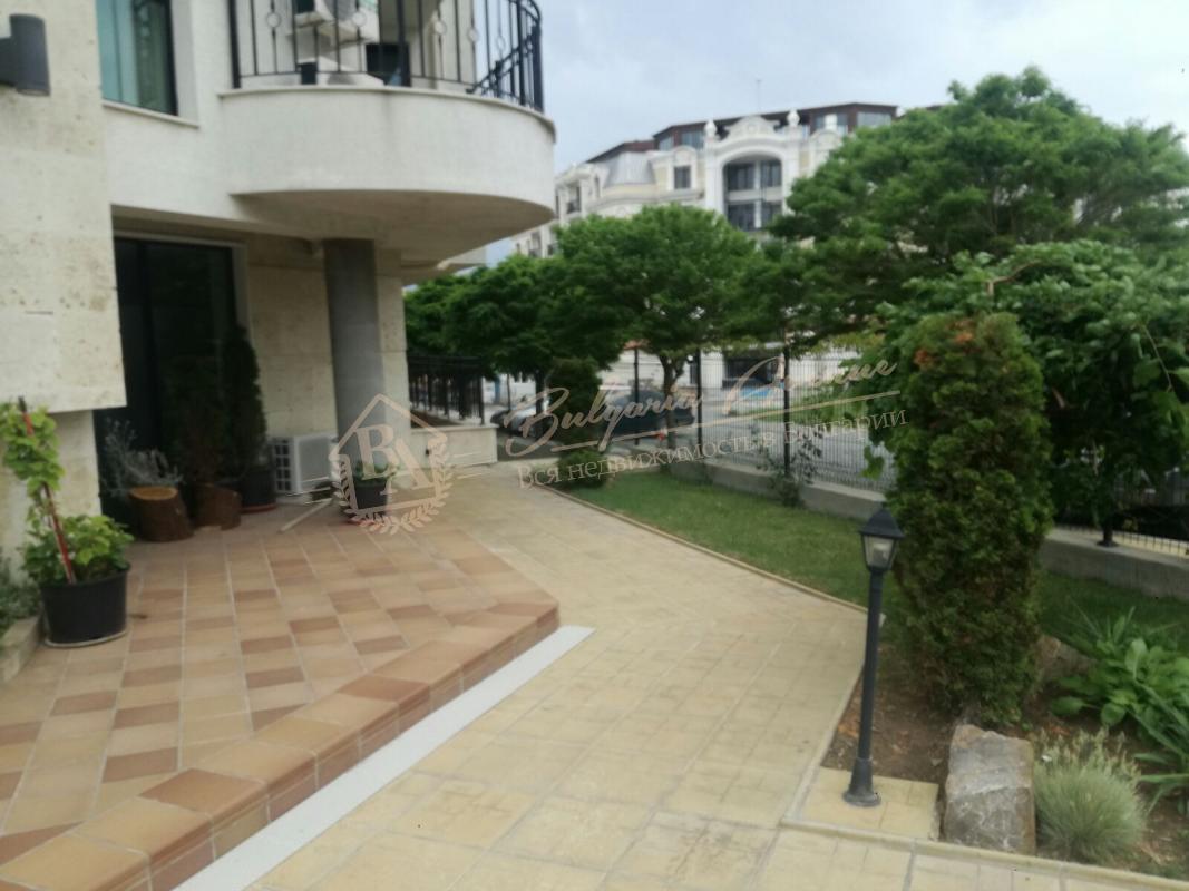 One-bedroom apartment in a complex by the sea, Sveti Vlas